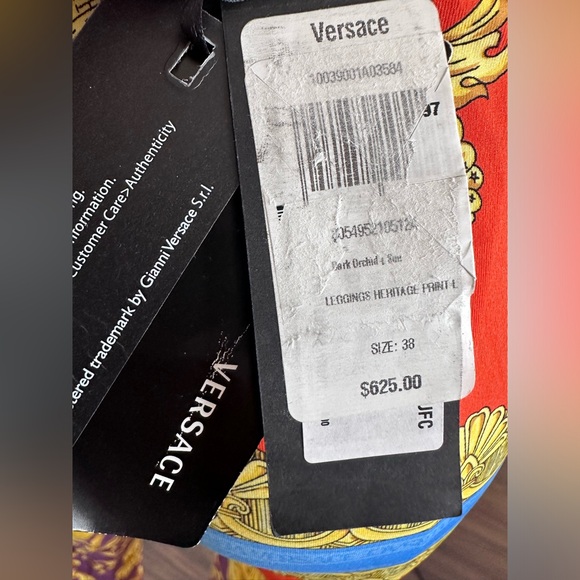 Versace Heritage Print Ankle Crop Leggings - Picture 16 of 16